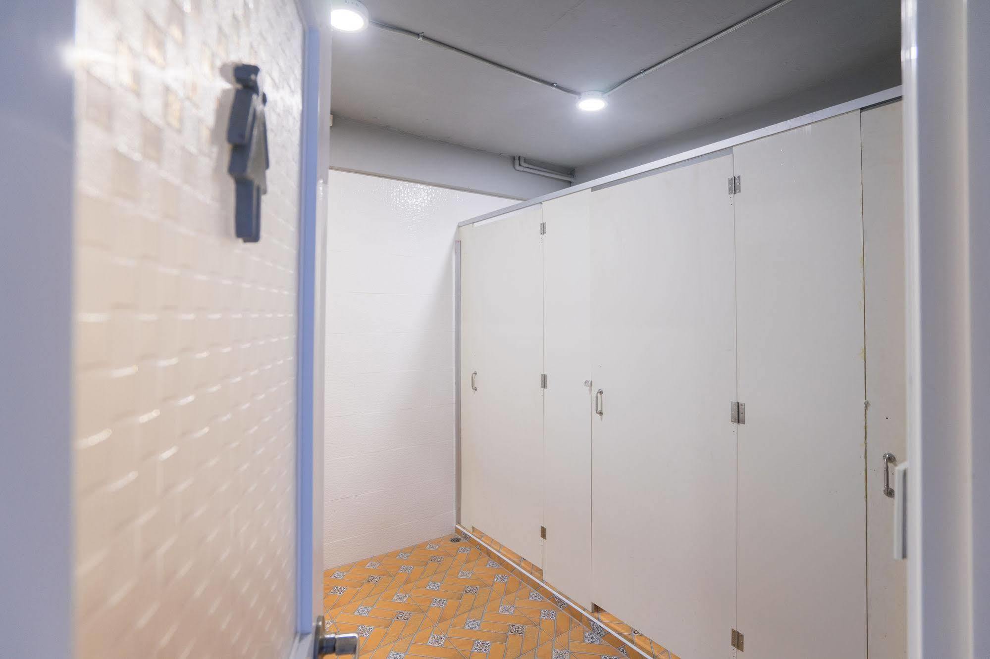 Oyo 437 Hostel Na Nara Bangkok Dış mekan fotoğraf